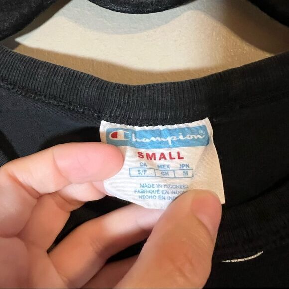 ✨ Champion Men’s Black Printed Shirt Small - Picture 4 of 8